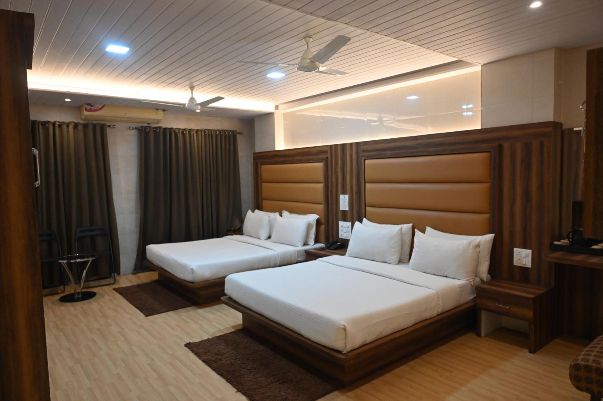 Hotel Sai Yatri Trimbak Extérieur photo