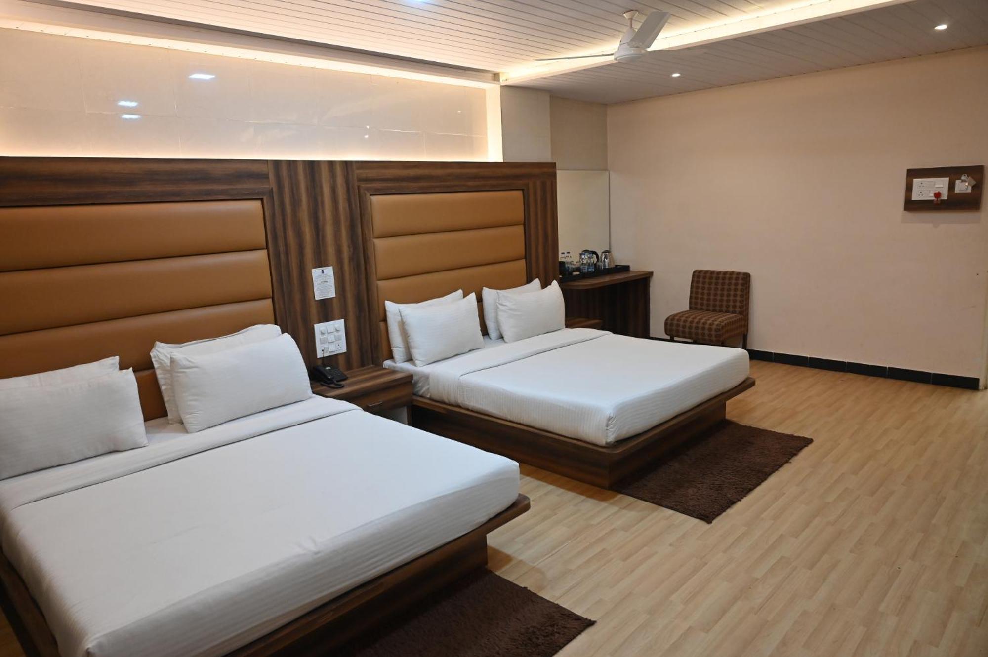 Hotel Sai Yatri Trimbak Extérieur photo