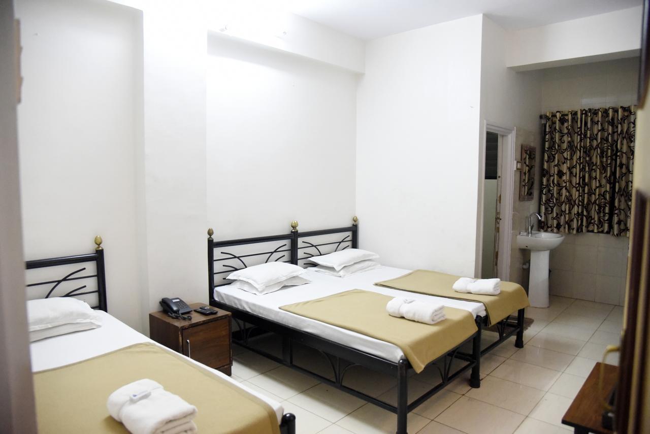 Hotel Sai Yatri Trimbak Extérieur photo